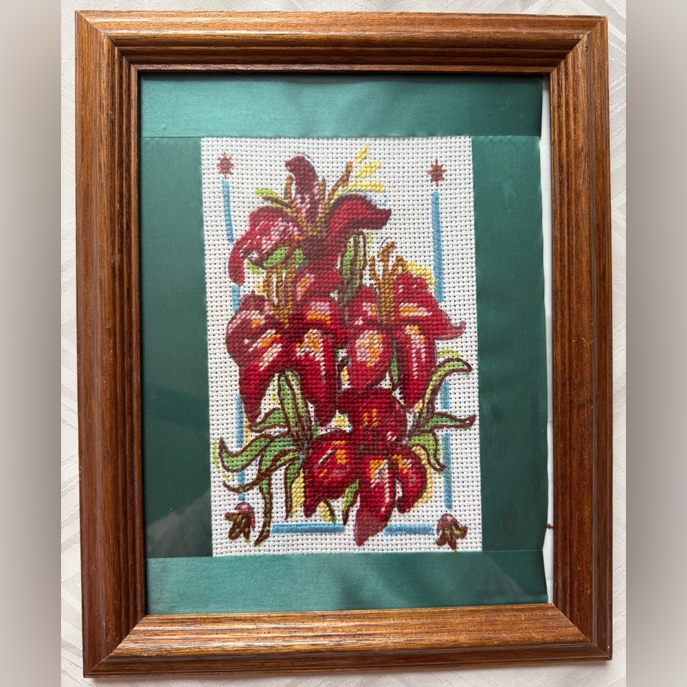 Floral Wall Art VTG Embroidery Lillies Flowers Framed Picture Embroidered